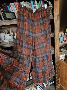 NATURAL LIFE Plaid Tiered Wide-Leg Pants in Rust & Charcoal
